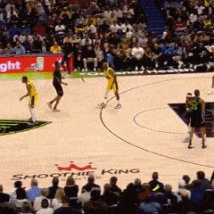 老詹空接爆扣，打到45岁的节奏？