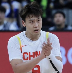 新疆日报：赵睿向新疆男篮明确表达转会意向，巨额转会费创CBA历史纪录